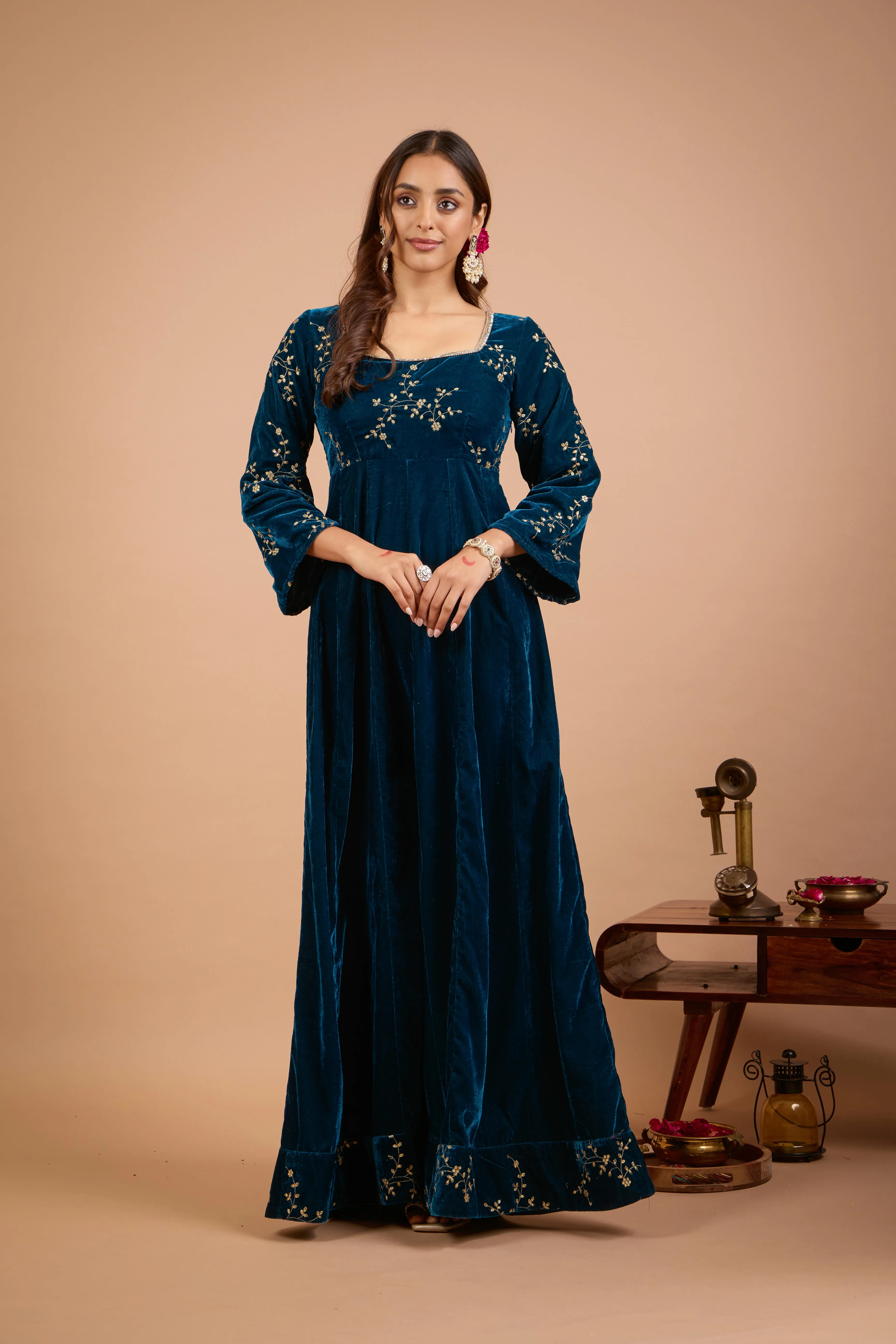 Alaya Jugni Bahamas Glow Velvet Anarkali Set