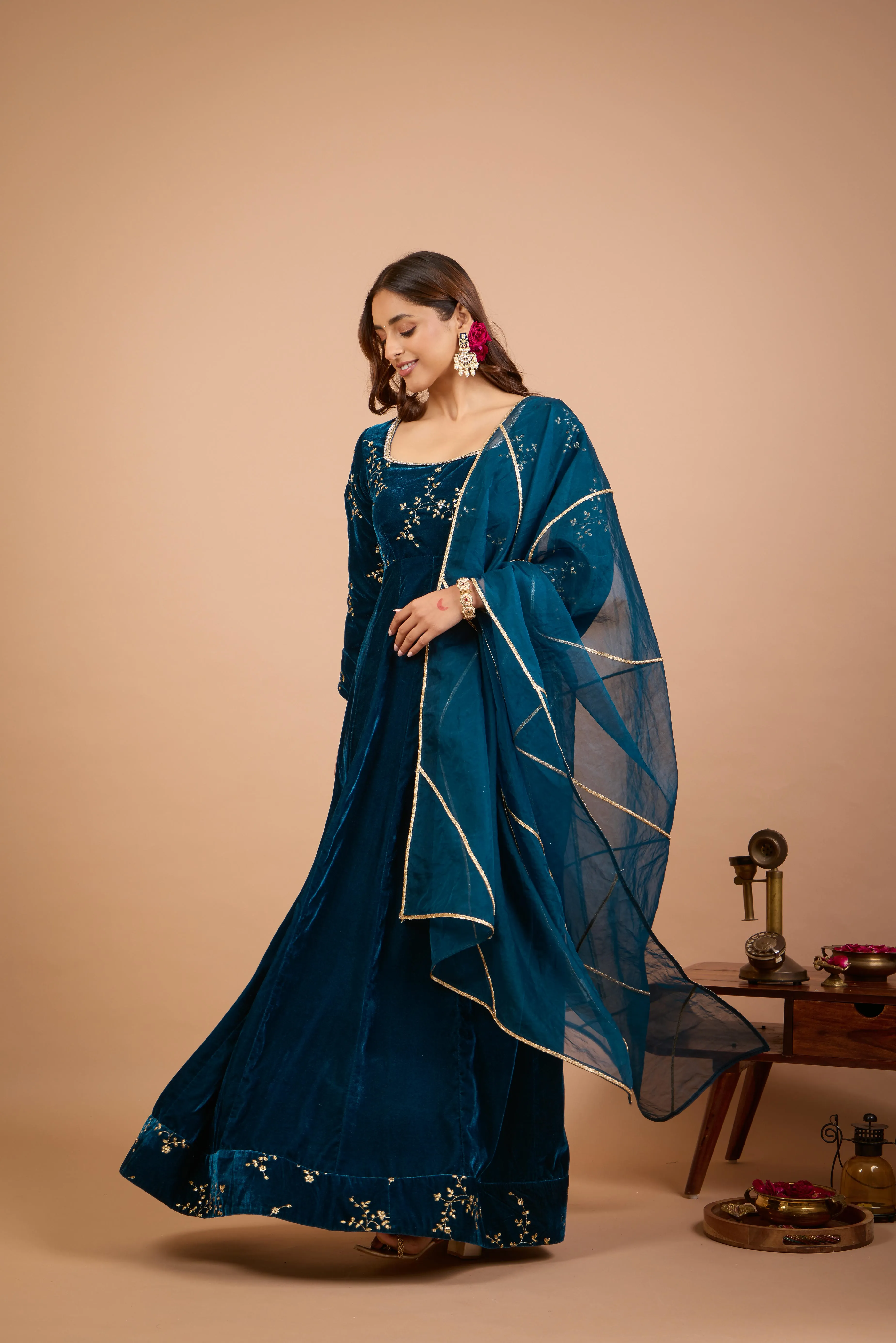 Alaya Jugni Bahamas Glow Velvet Anarkali Set