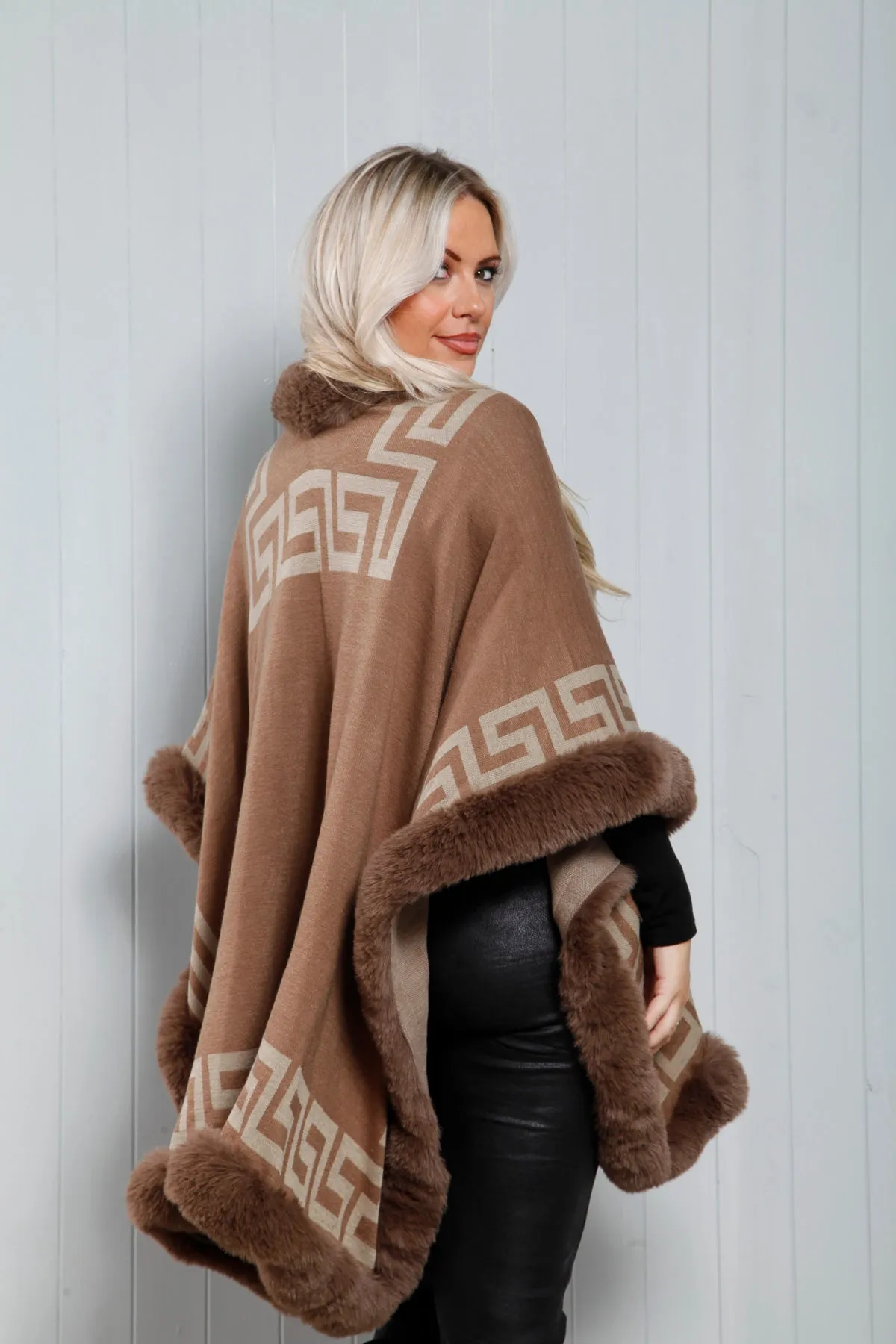 Amara Luxe Cape Mocha