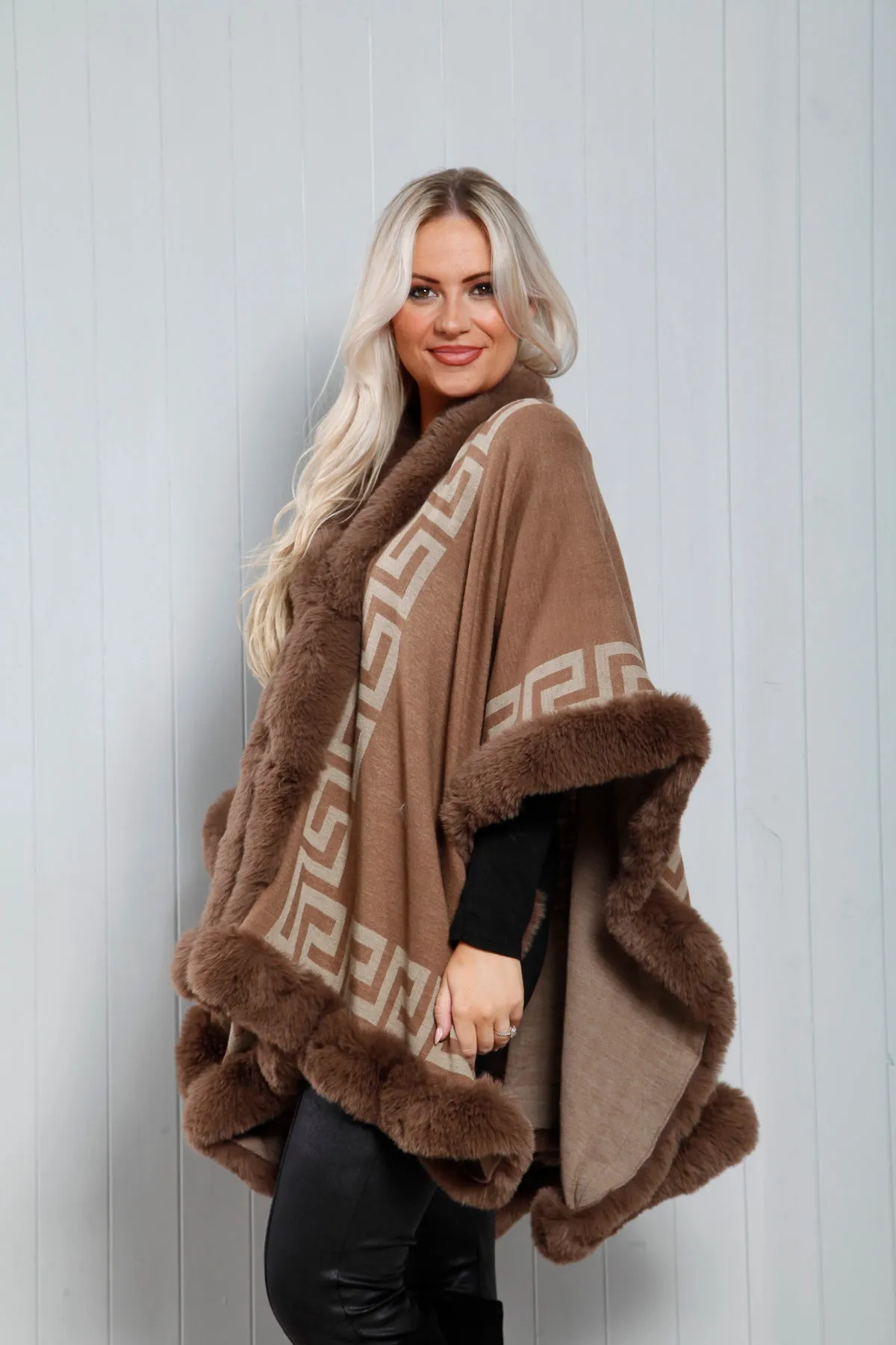 Amara Luxe Cape Mocha