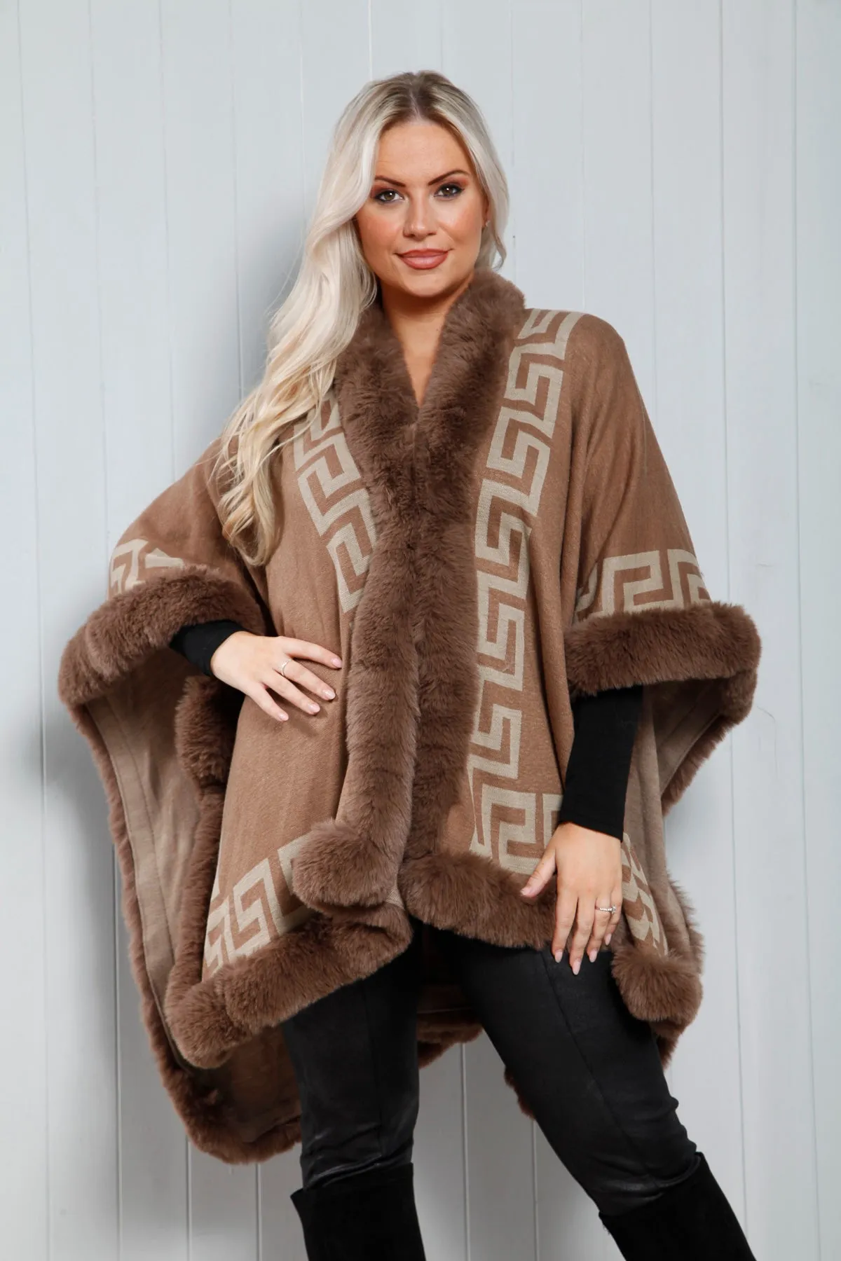 Amara Luxe Cape Mocha