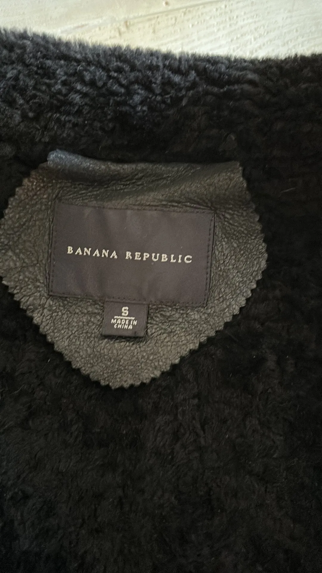 BANANA REPUBLIC GENUINE LAMBSKIN SHEARLING JACKET // SIZE SMALL