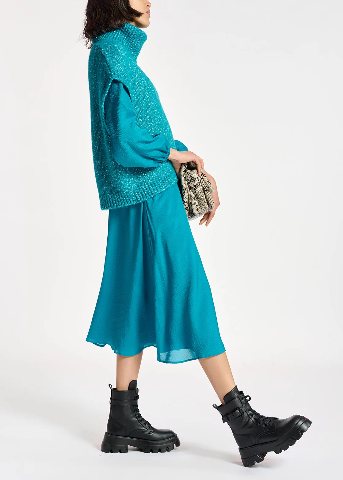 Blue mélange sleeveless sweater with separate collar