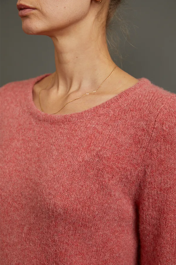 Cashmere Crewneck Sweater in Coral Pink