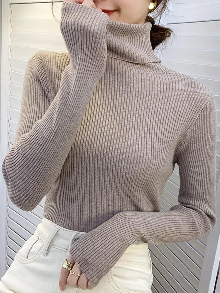 Chic Knitted Turtleneck Sweater: Perfect for Cozy Autumn Days