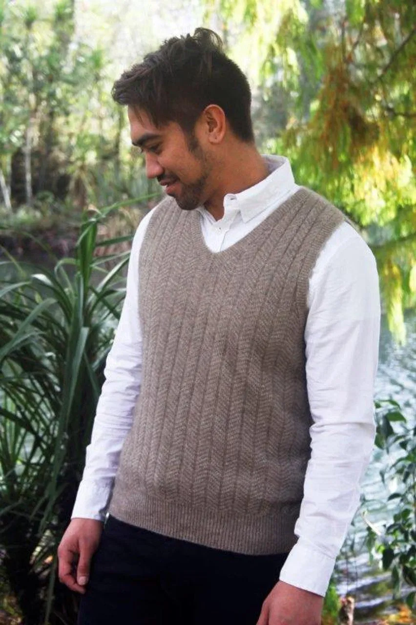 Lothlorian Men's Pullover Vest - Possum Merino 9800