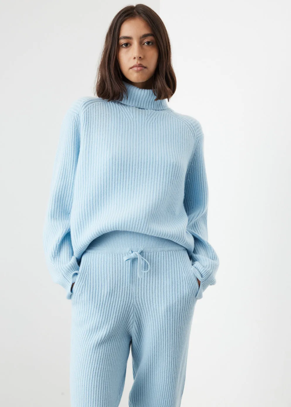 Pierce Cashmere Turtleneck