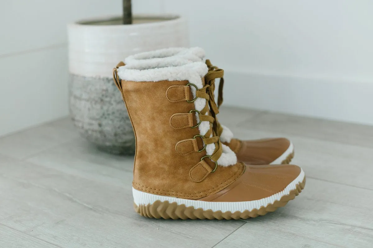 Sherpa Lined Tie Winter Boots