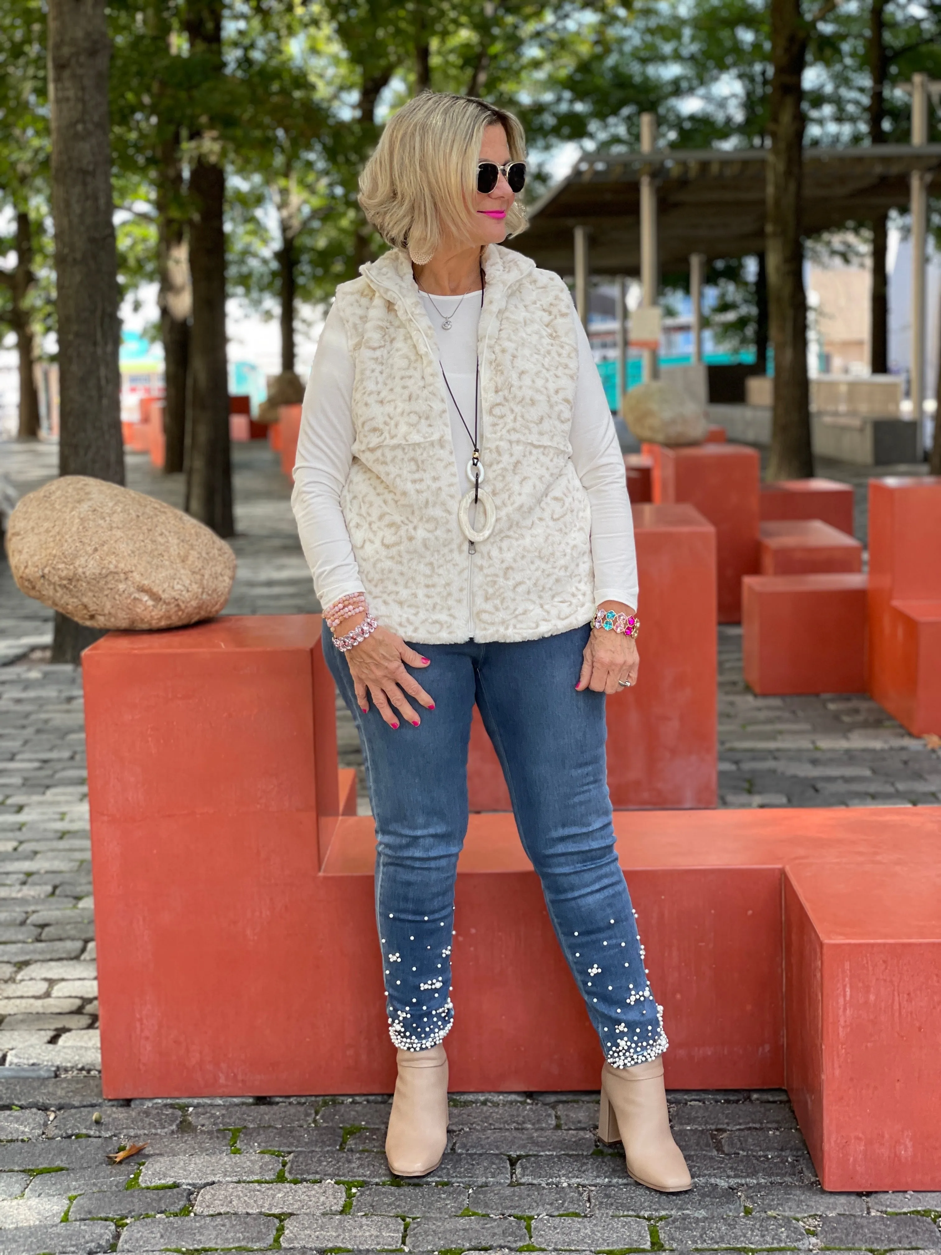 SNOW LEOPARD FAUX FUR VEST WITH POCKETS