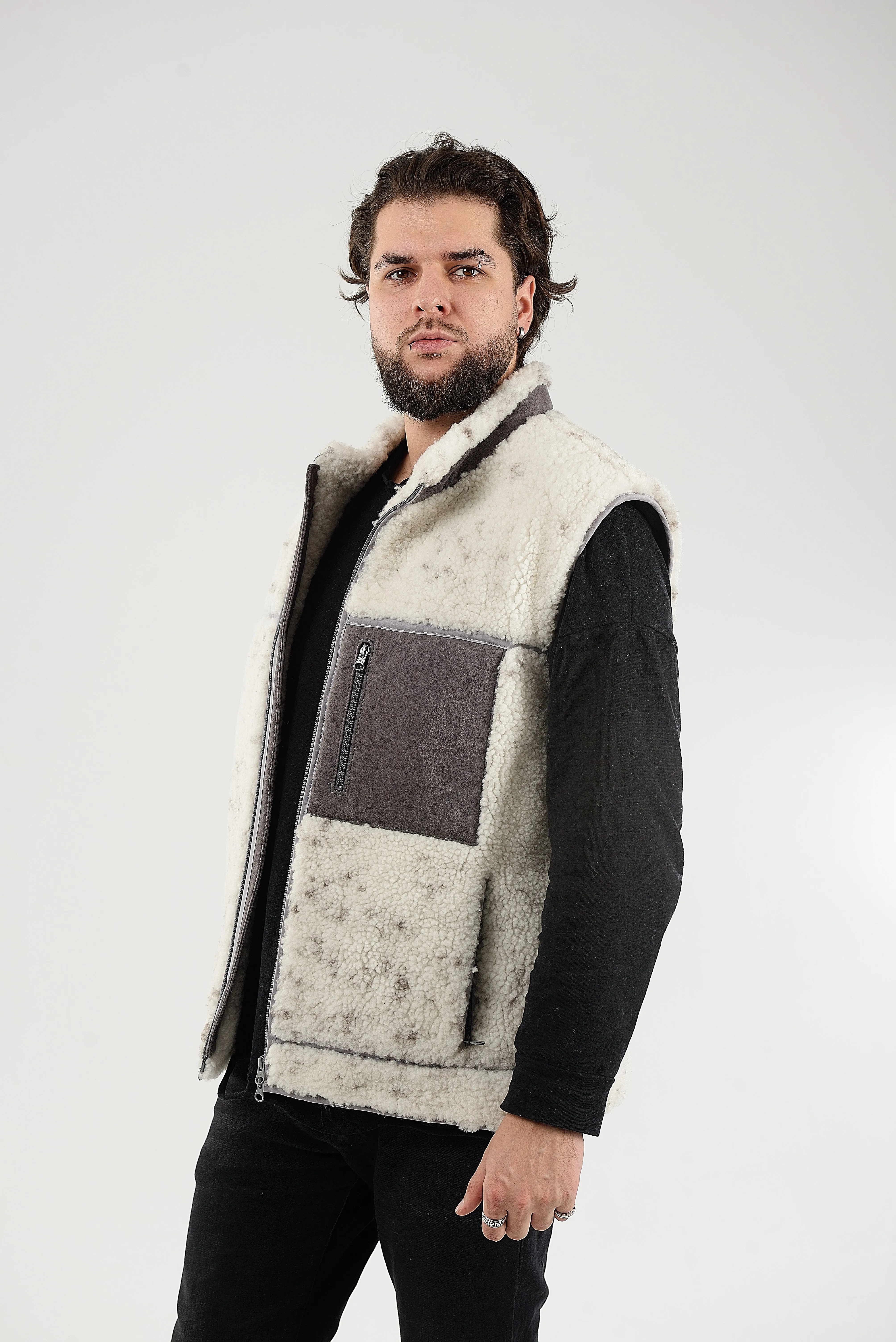 Soft Beige Sheepskin Vest, Collar-Exposed Wool Seams, Lightweight And Warm Sleeveless Jacket,Sustainable Clothing,Zipper Closure And Pockets