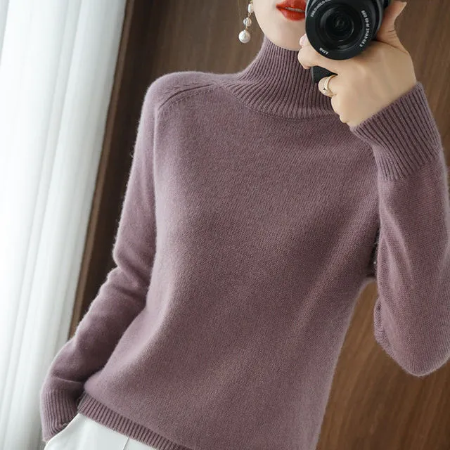 Women's Elegant Turtleneck Knitted Jumper | Ideal for Autumn/Winter