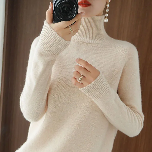 Women's Elegant Turtleneck Knitted Jumper | Ideal for Autumn/Winter