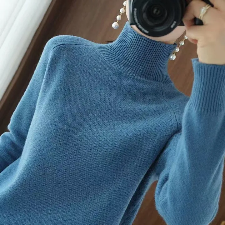 Women's Elegant Turtleneck Knitted Jumper | Ideal for Autumn/Winter