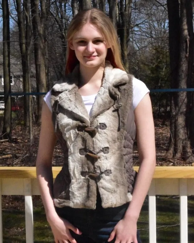 Women's Faux Fur Vest with Zipper Pockets (3F575)